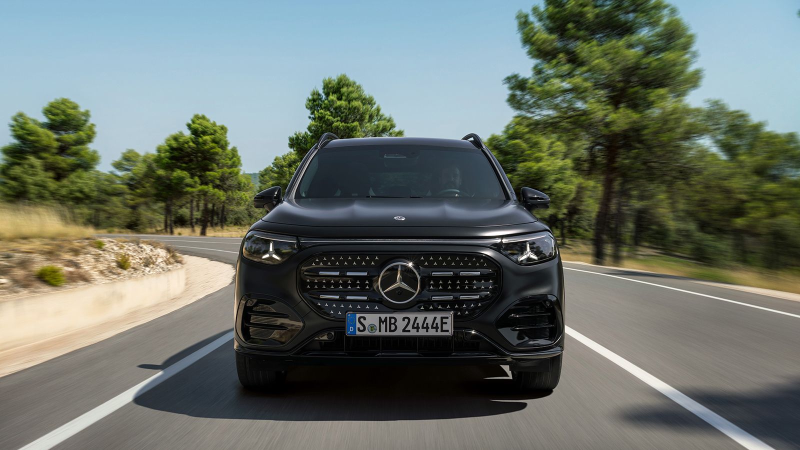 Επίσημη πρεμιέρα για τη νέα Mercedes GLB 